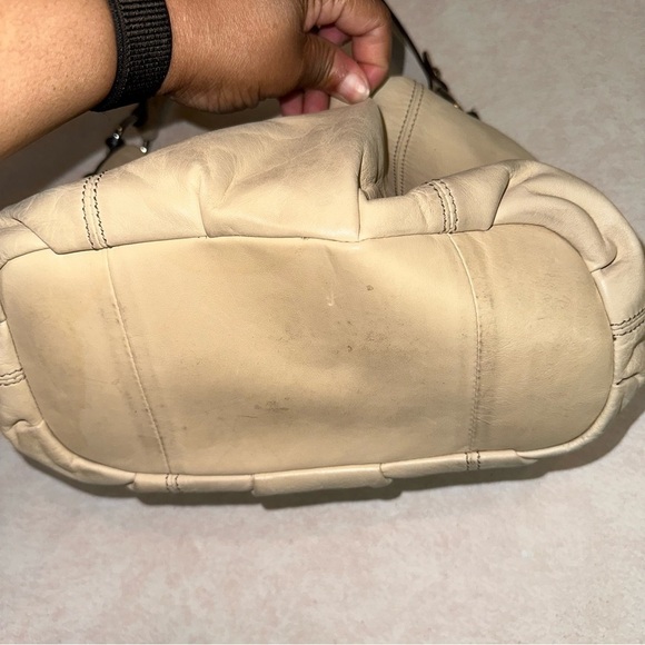 Mia Battina Women's Genuine Leather Cream Bag - Picture 4 of 11